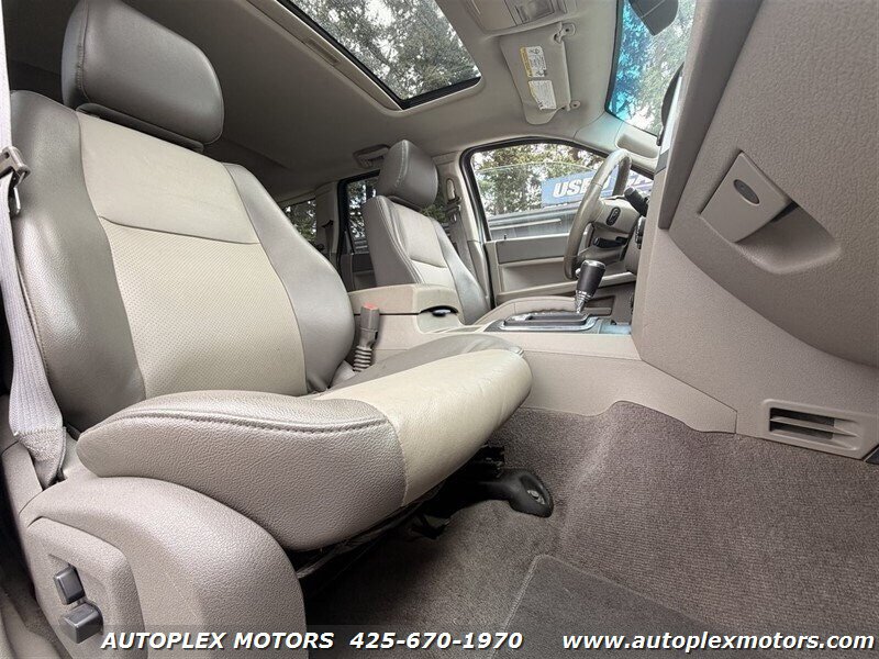 Used 2008 Jeep Grand Cherokee Laredo AWD/4WD image 14