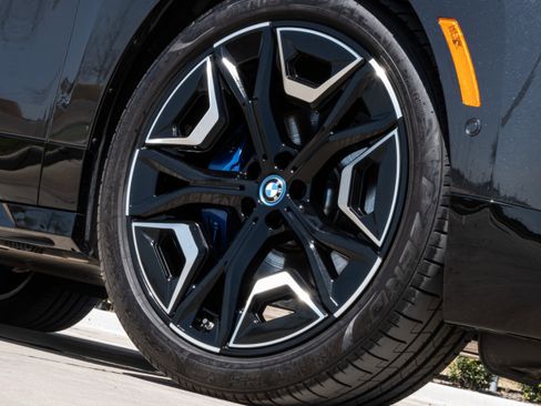 Certified 2023 BMW iX M60 w/ Executive Package image 11