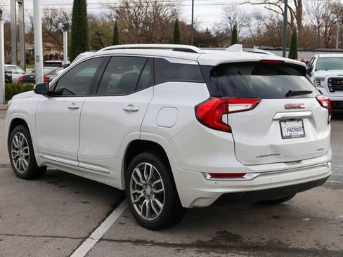 Used 2023 GMC Terrain Denali w/ Denali Premium Package image 4