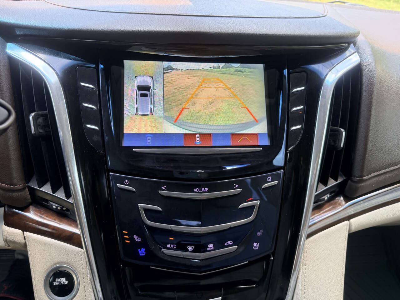 Used 2017 Cadillac Escalade Premium Luxury AWD/4WD image 25