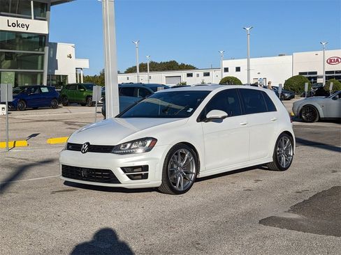 Used 2017 Volkswagen Golf R 4-Door image 2