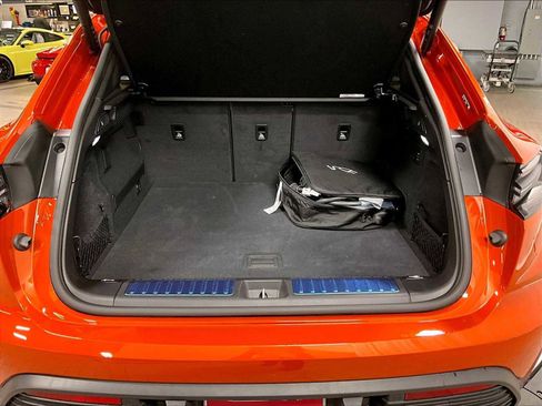 Used 2025 Porsche Macan Electric image 40