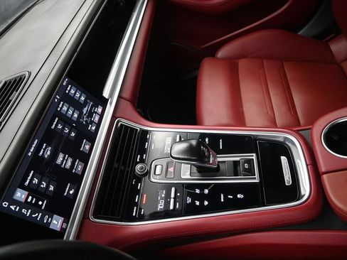 Used 2019 Porsche Panamera image 19