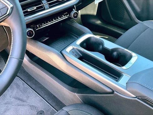 New 2026 Chevrolet Equinox EV LT w/ Comfort Package image 8