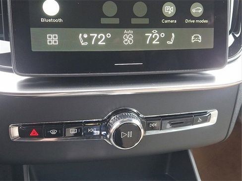 New 2026 Volvo XC90 B6 Plus w/ Protection Package Premier image 9