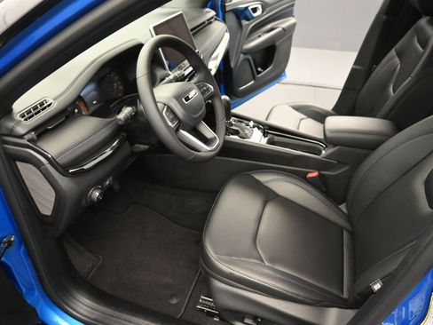 New 2026 Jeep Compass Limited image 9