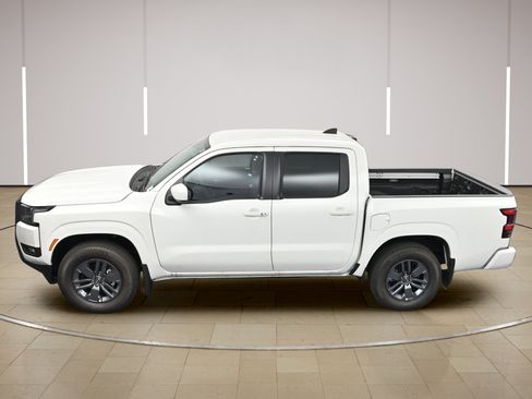 Certified 2025 Nissan Frontier SV w/ SV Convenience Package RWD image 35