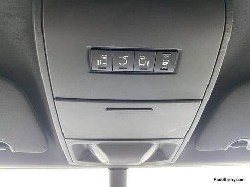 Used 2019 Dodge Grand Caravan SXT FWD image 46