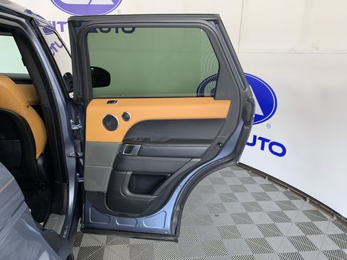 Used 2019 Land Rover Range Rover Sport Supercharged AWD/4WD image 36