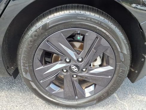 Used 2023 Hyundai Elantra SEL FWD image 28