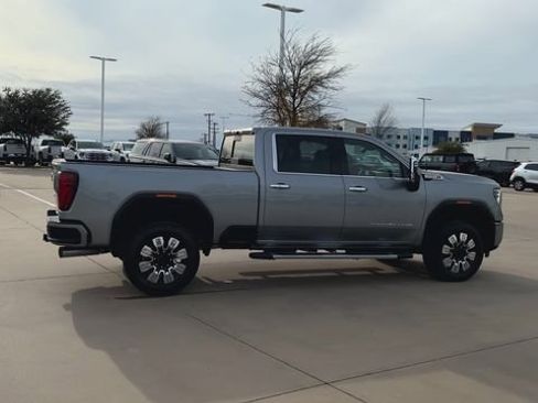 New 2026 GMC Sierra 2500 Denali w/ Denali Reserve Package AWD/4WD image 9
