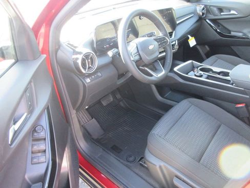 New 2026 Chevrolet Equinox LT w/ LPO, Floor Liner Package image 12