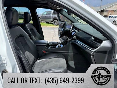 Used 2023 Jeep Grand Cherokee L Laredo AWD/4WD image 37