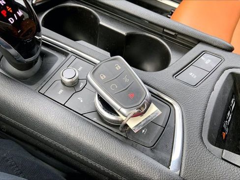 Used 2021 Cadillac XT5 Premium Luxury image 10