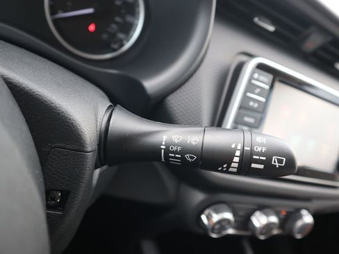 New 2025 Nissan Kicks Play S image 16