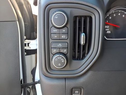 Used 2022 Chevrolet Silverado 1500 Custom w/ Safety Confidence Package image 20