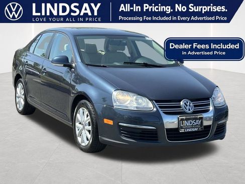 Used 2010 Volkswagen Jetta SE FWD image 1