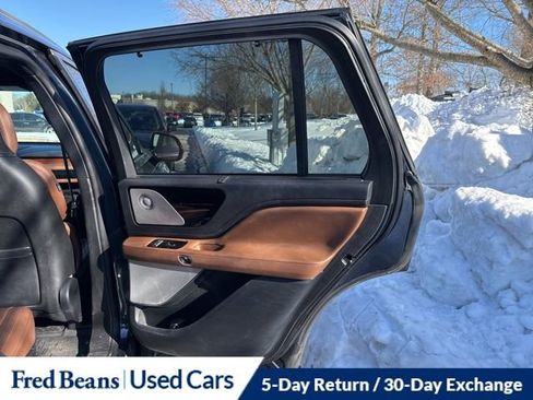Used 2023 Lincoln Aviator Reserve w/ Equipment Group 201A image 15