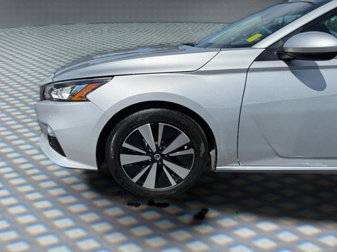 Used 2022 Nissan Altima 2.5 SV FWD image 11