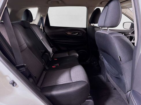 Certified 2018 Nissan Rogue SV image 22