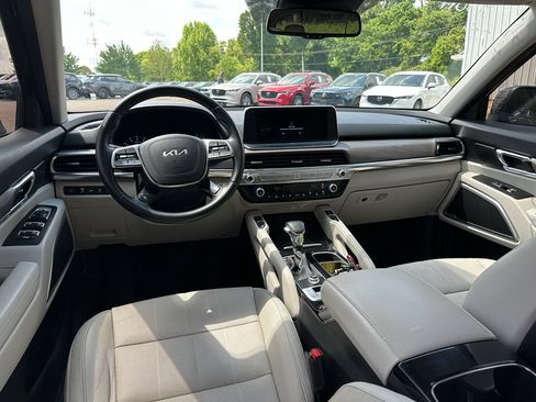 Used 2022 Kia Telluride EX w/ EX Premium Package FWD image 11