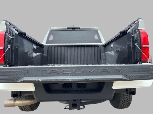 Used 2024 Toyota Tacoma TRD Sport image 11