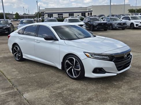 Used 2022 Honda Accord Sport image 2