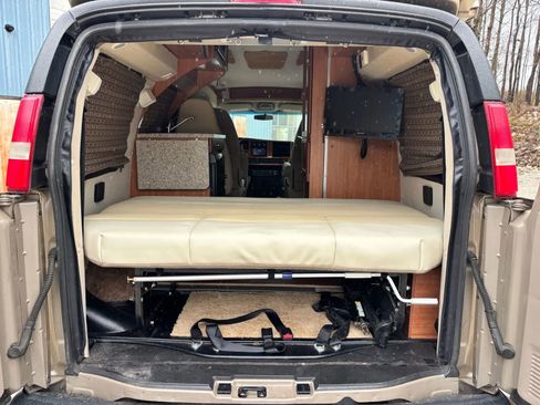 Used 2012 Chevrolet Express 2500 w/ Power Package image 33