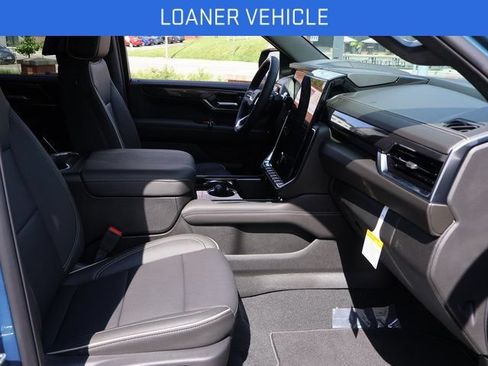 New 2026 GMC Yukon XL Elevation w/ Elevation Premium Package AWD/4WD image 7