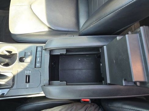 Used 2021 Toyota Highlander XLE FWD image 25