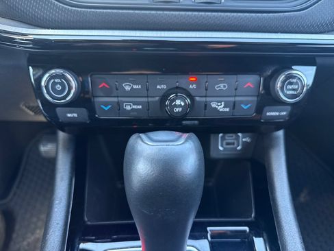 Used 2025 Jeep Compass Trailhawk AWD/4WD image 20
