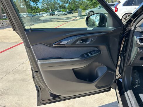 Used 2023 Chevrolet TrailBlazer LS image 18