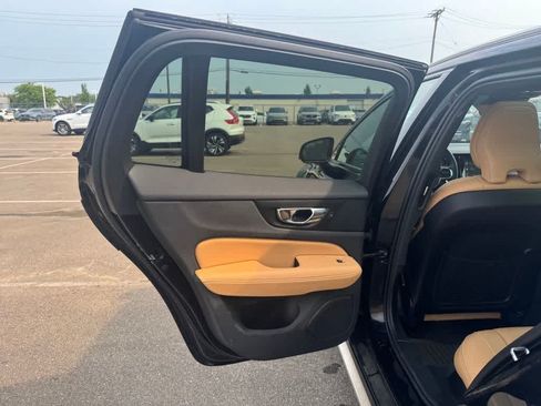 Used 2020 Volvo V60 T5 Cross Country w/ Protection Package Premier AWD/4WD image 11
