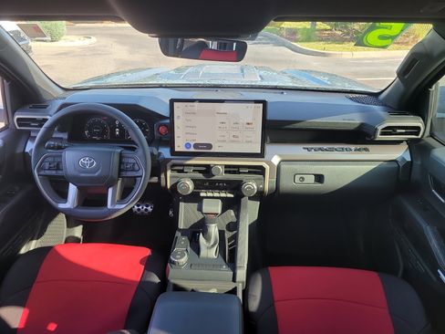 Used 2025 Toyota Tacoma TRD Sport RWD image 15