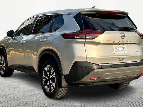 Used 2022 Nissan Rogue SV image 13
