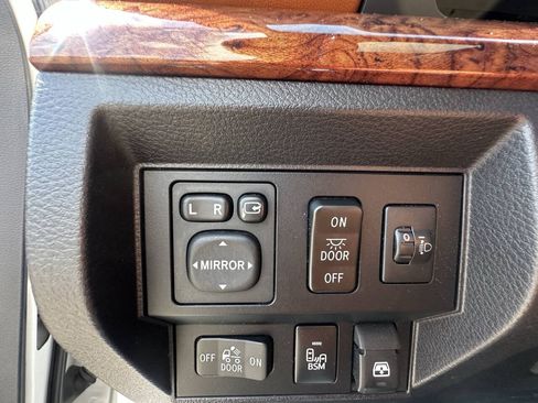 Used 2015 Toyota Tundra 1794 Edition AWD/4WD image 3