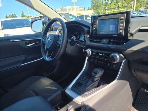 Used 2022 Toyota RAV4 XLE w/ XLE Grade Weather Package AWD/4WD image 10