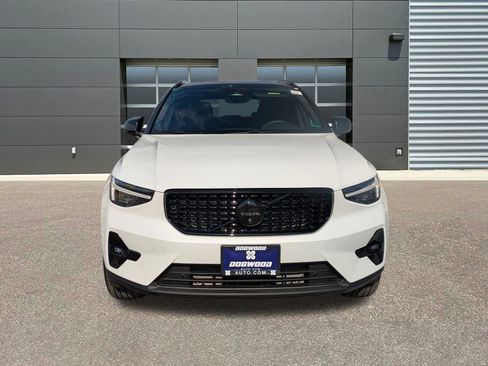 New 2026 Volvo XC40 B5 Ultra w/ Protection Package Premier image 2