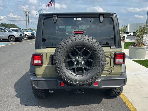 Used 2025 Jeep Wrangler Sport AWD/4WD image 6