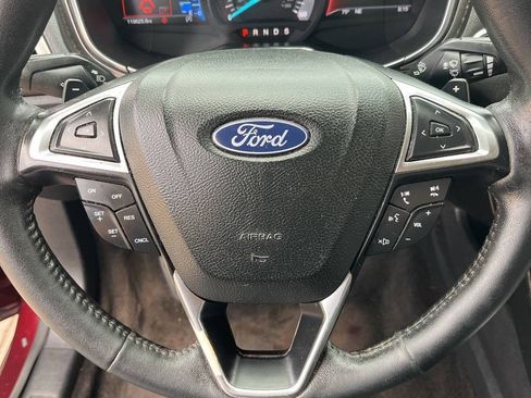 Used 2018 Ford Fusion SE w/ Fusion SE Technology Package FWD image 9