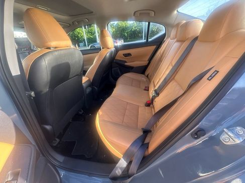 Used 2024 Nissan Sentra SV w/ SV Premium Package FWD image 8