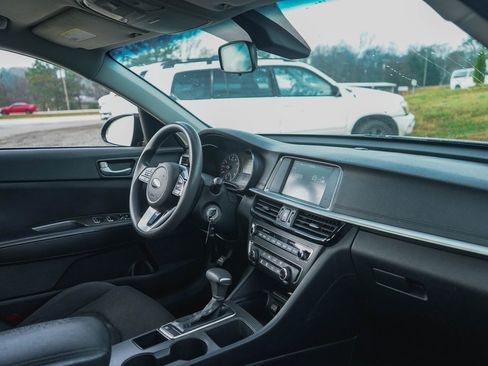 Used 2020 Kia Optima LX image 10
