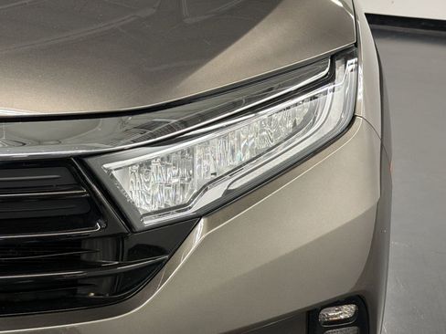 Used 2023 Honda Odyssey Elite image 11