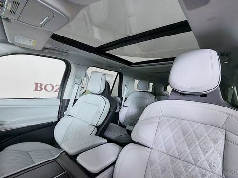 New 2026 Lincoln Navigator L Black Label AWD/4WD image 23