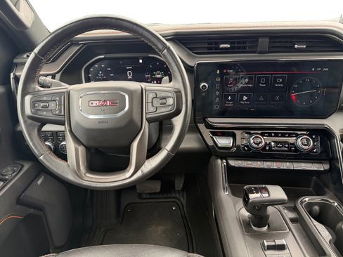 Used 2023 GMC Sierra 1500 AT4 w/ Technology Package AWD/4WD image 11