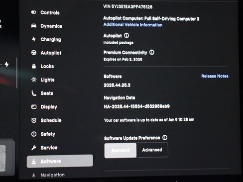 Used 2023 Tesla Model 3 Standard Range image 30