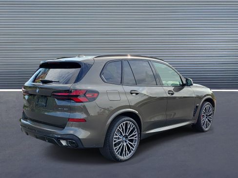 New 2026 BMW X5 xDrive40i w/ Executive Package AWD/4WD image 3