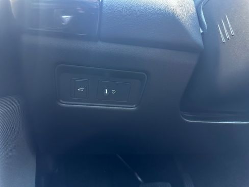 Used 2019 Land Rover Range Rover image 18