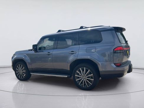 Used 2025 Lexus GX 550 w/ Cold Area Package AWD/4WD image 7