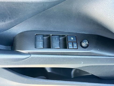 Used 2021 Toyota Camry LE image 19